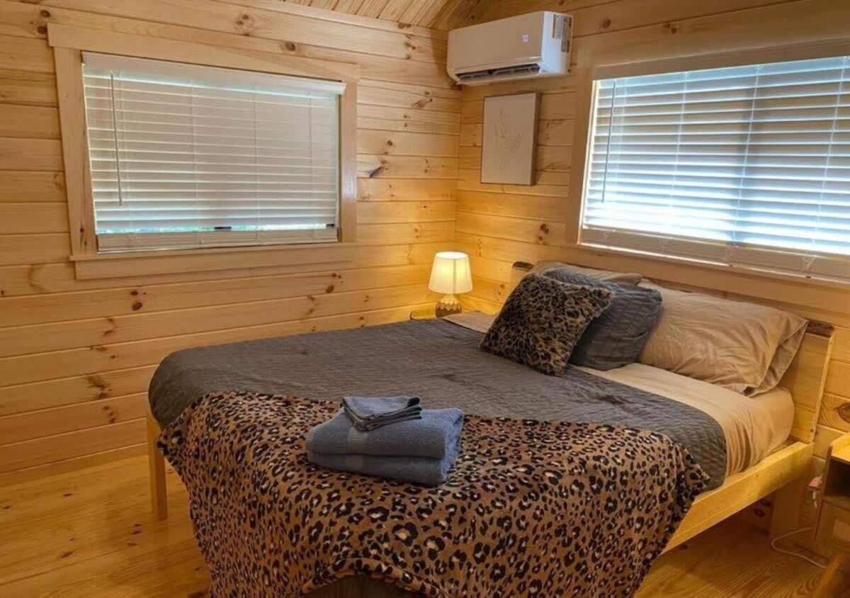 Serene 1Br Cabin Near Nc Z00 With Loft & Waterview Asheboro Exterior foto